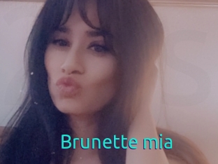 Brunette_mia