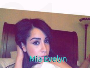 Mia_Evelyn
