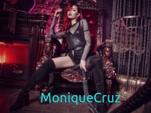 MoniqueCruz